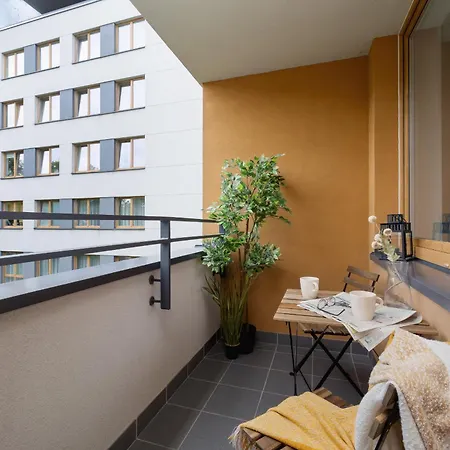 Eklsuzywny Z Parkingiem W Krakowie By Renters Prestige 크라쿠프